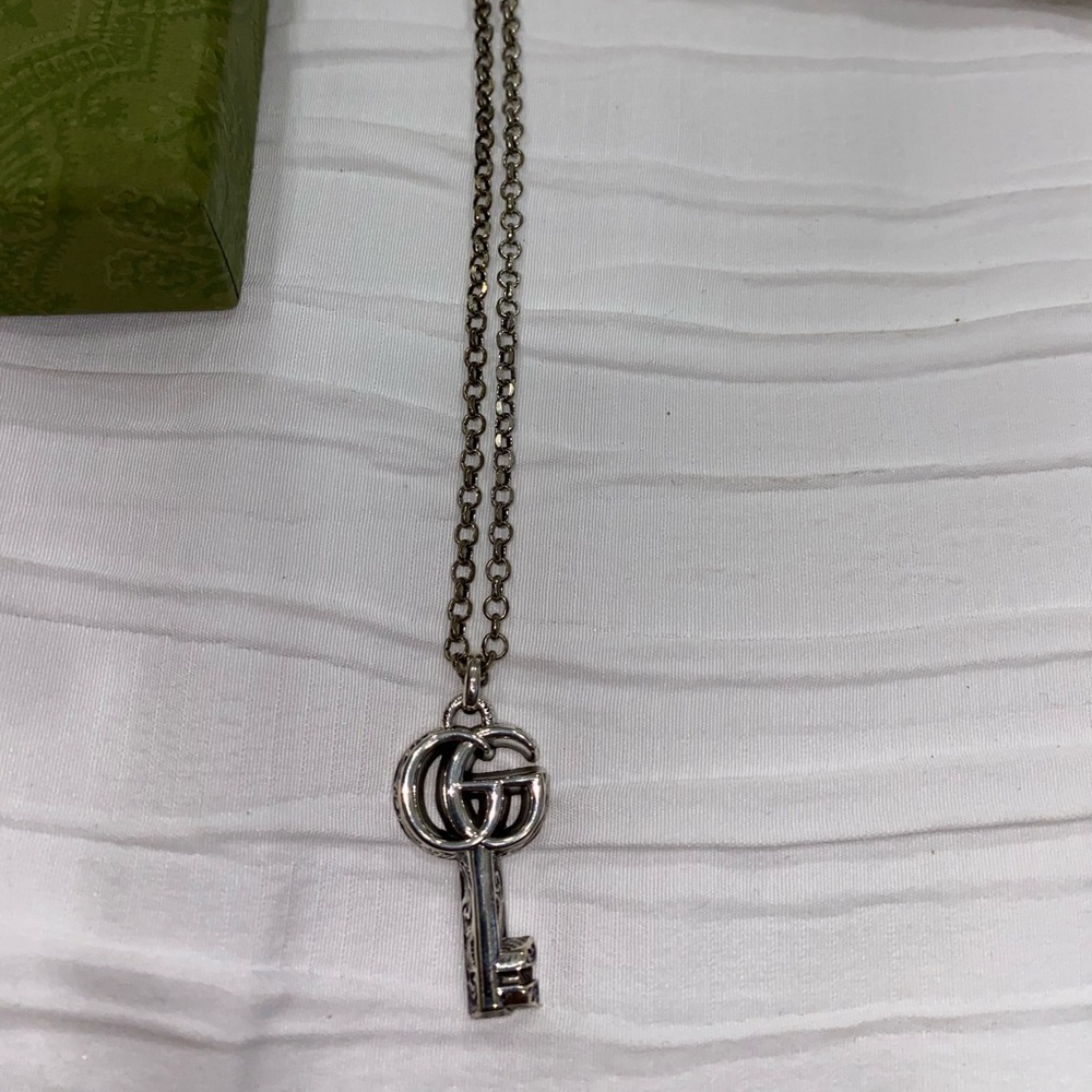 Gucci marmount key necklace. Never worn. - Picture 4 of 4